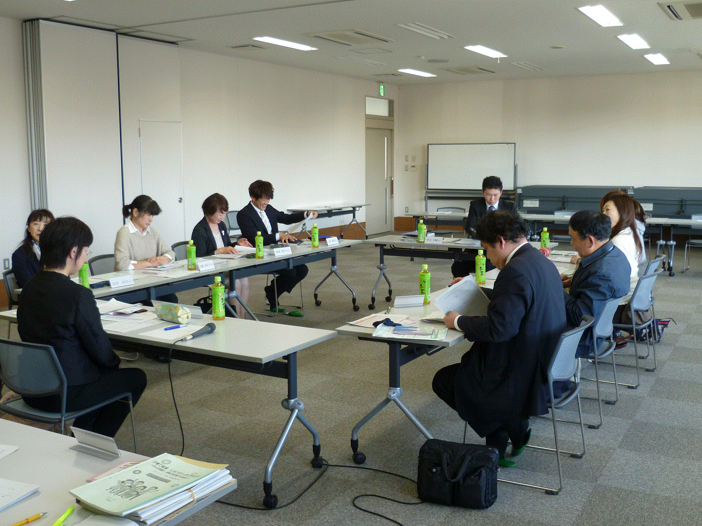 平成28年度 第1回会議の様子の写真 平成28年度 第1回会議の様子の写真