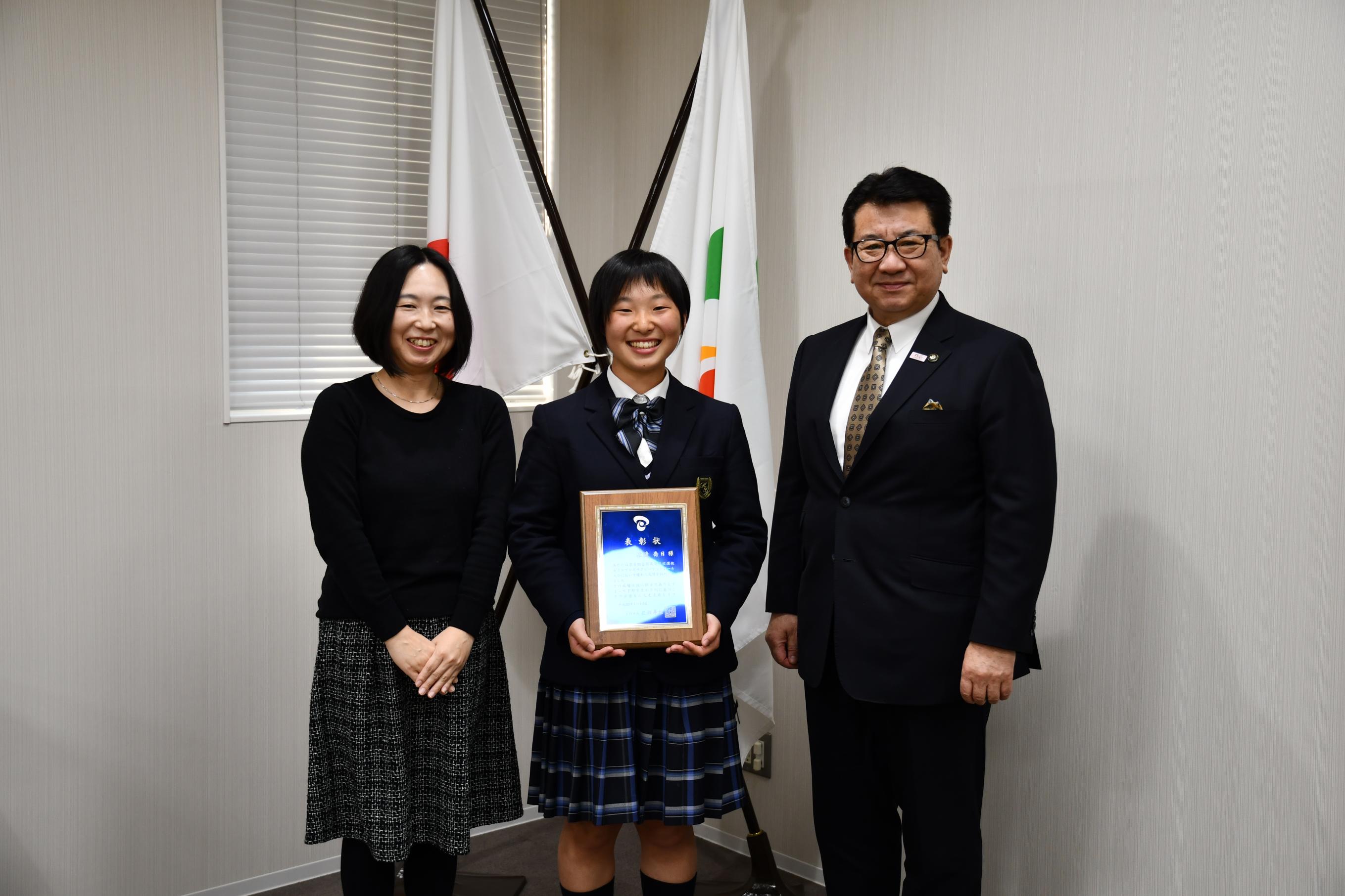 国栃ラグビー部員と市長