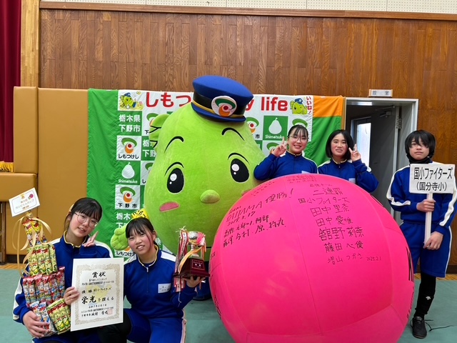 優勝した国小ファイターズのメンバー
